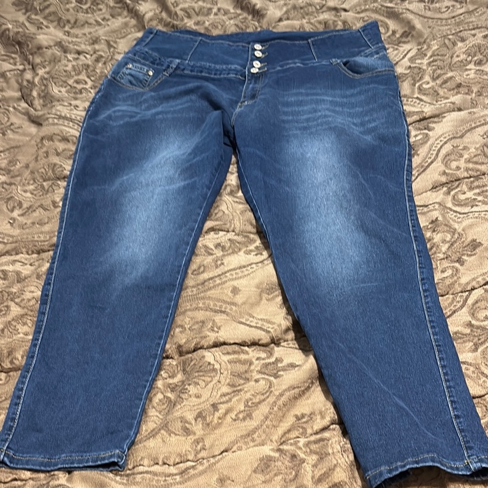 SHEIN Blue Ankle Cropped Jeans with Classic Fading